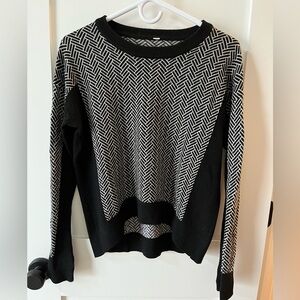 Herringbone pattern sweater - size XS/S